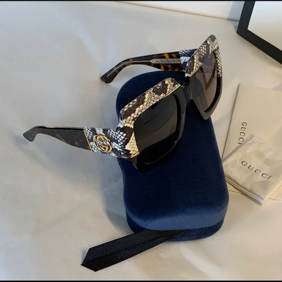 Gucci oversized square sunglasses!